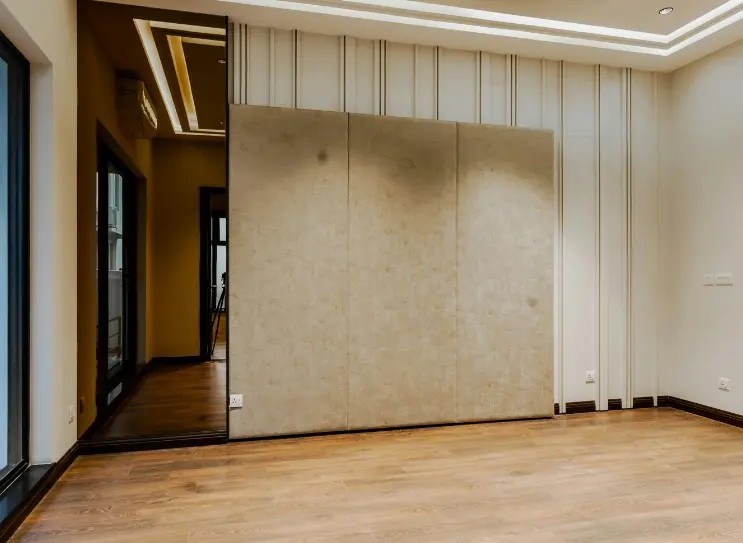 Piso vaciado antes de una reforma integral en Paterna, Valencia